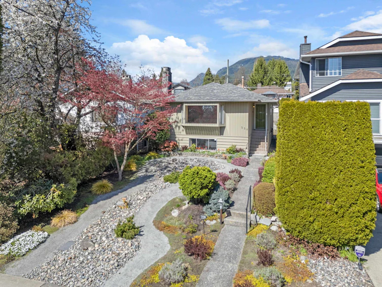 228 West 27th Street, North Vancouver, BC, V7N 2H2 - 32