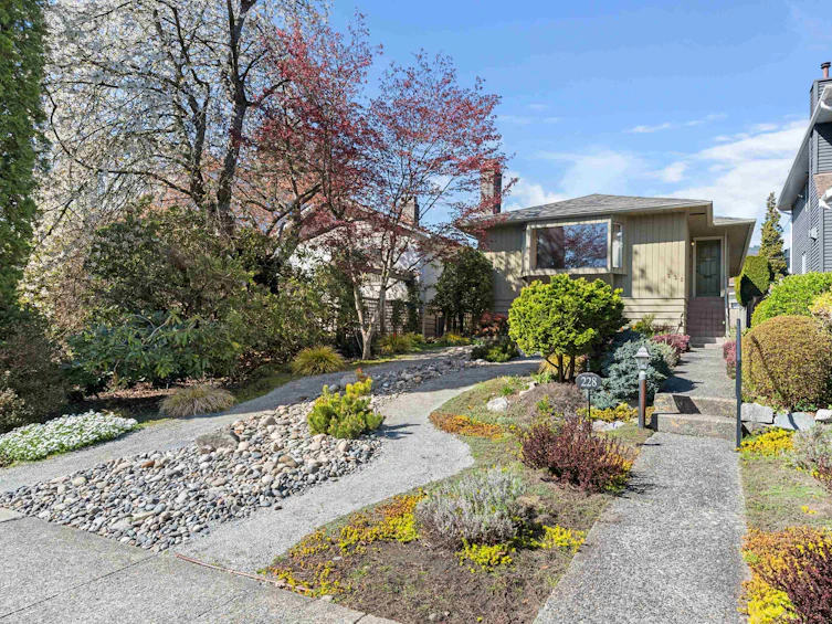 228 West 27th Street, North Vancouver, BC, V7N 2H2 - 33