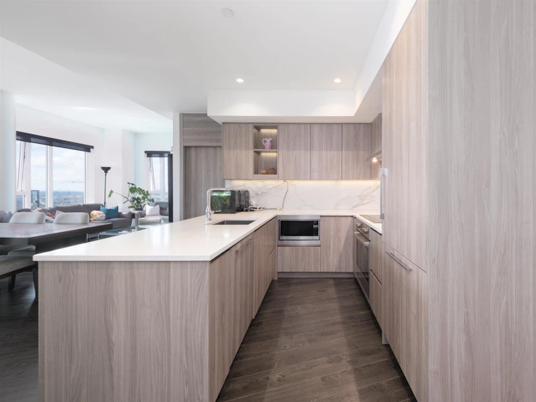 4105-9887 Whalley, Surrey, BC, V3T 0P4 - 4