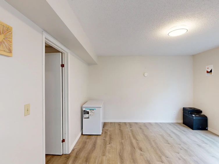 1954 Vonda Way, Coquitlam, BC, V3E 1M7 - 12