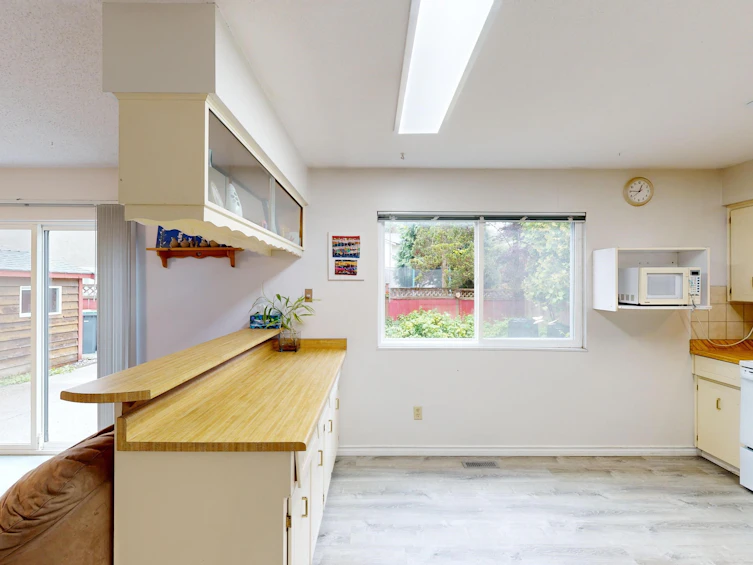 1954 Vonda Way, Coquitlam, BC, V3E 1M7 - 16
