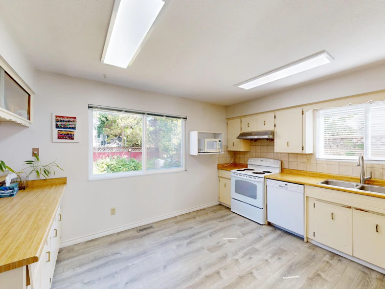 1954 Vonda Way, Coquitlam, BC, V3E 1M7 - 17