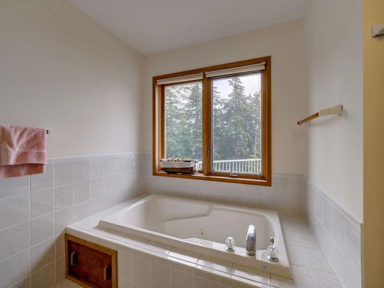 5481 Hydaway Place, Halfmoon Bay, BC, V7Z 1B4 - 31