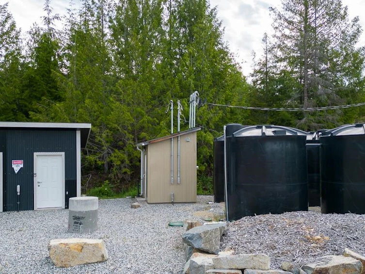 9384 Stephens Way, Halfmoon Bay, BC, V7Z 1G9 - 3