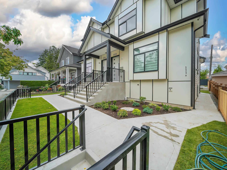 5531 Slocan Street, Vancouver, BC, V5R 2A9 - 3
