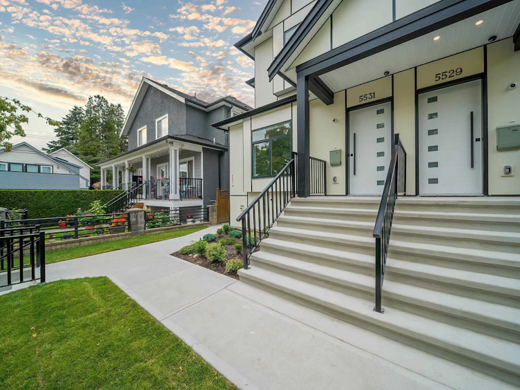 5531 Slocan Street, Vancouver, BC, V5R 2A9 - 4