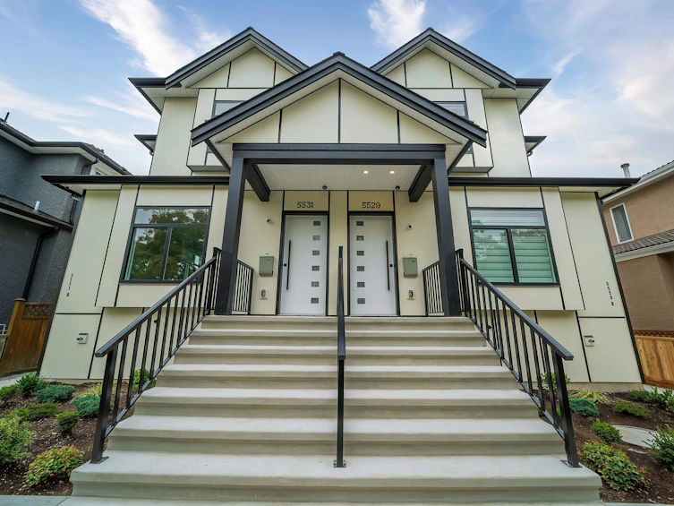 5529 Slocan Street, Vancouver, BC, V5R 2A9 - 2