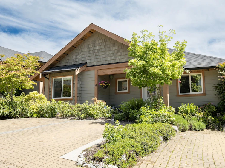 19-728 Gibsons Way, Gibsons, BC, V0N 1V9