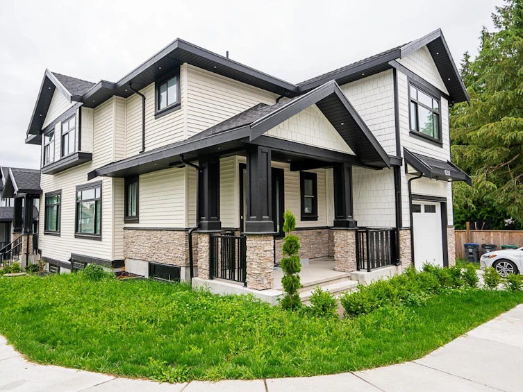 6228 135 Street, Surrey, BC, V3X 2J3 - 2