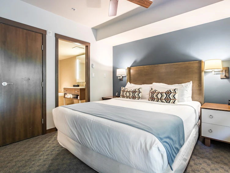 205D-2020 London Lane, Whistler, BC, V0N 1B2 - 13