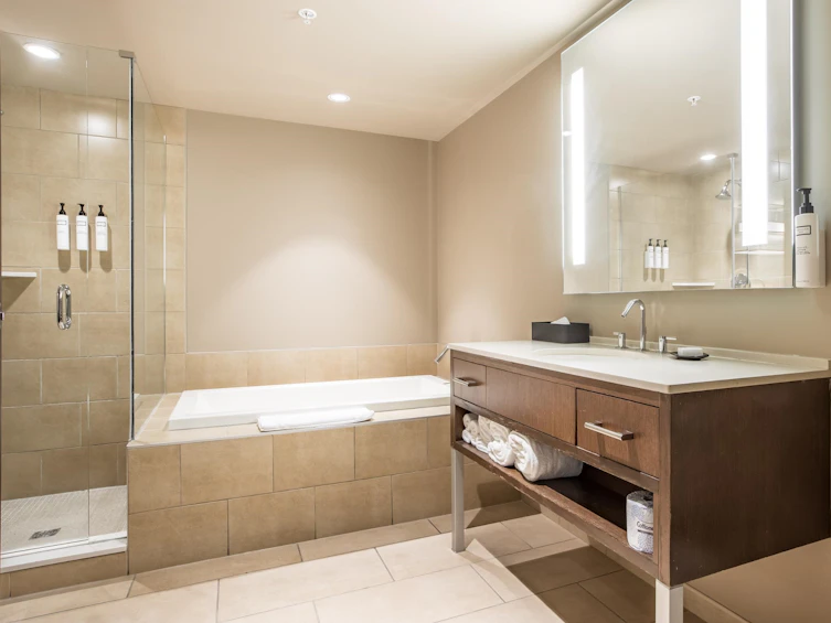 205D-2020 London Lane, Whistler, BC, V0N 1B2 - 15