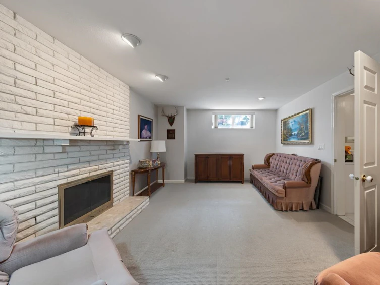 3377 Price Street, Vancouver, BC, V5R 5P8 - 34