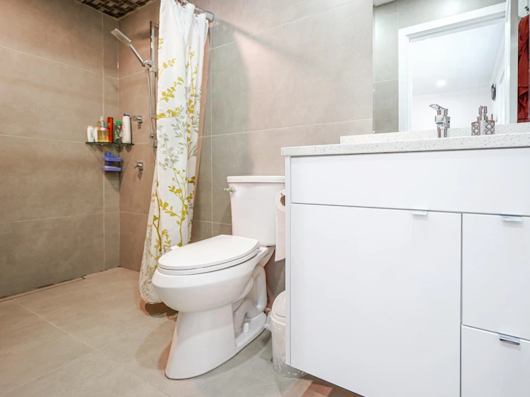 10381 Main Street, Delta, BC, V4C 2P3 - 8
