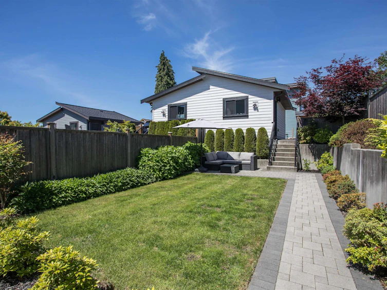 332 E 8th Street, North Vancouver, BC, V7L 1Z3 - 2