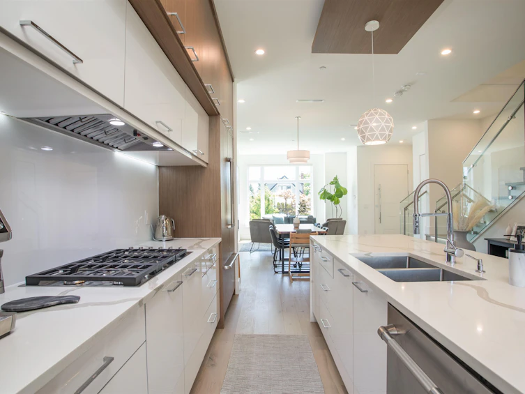 332 E 8th Street, North Vancouver, BC, V7L 1Z3 - 8