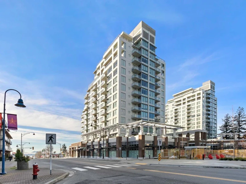 1002 - 1441 Johnston Road, Surrey BC