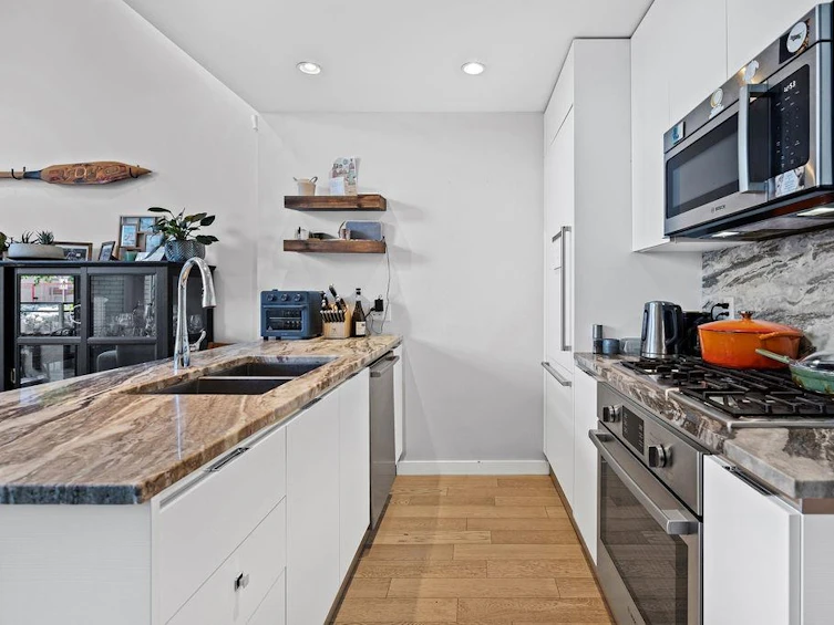 2063 West 10th Avenue, Vancouver, BC, V6J 0H1 - 10