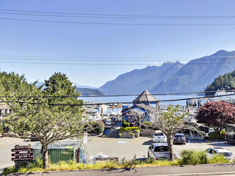 202-6688 Royal Avenue, West Vancouver, BC, V7W 2B8 - 5