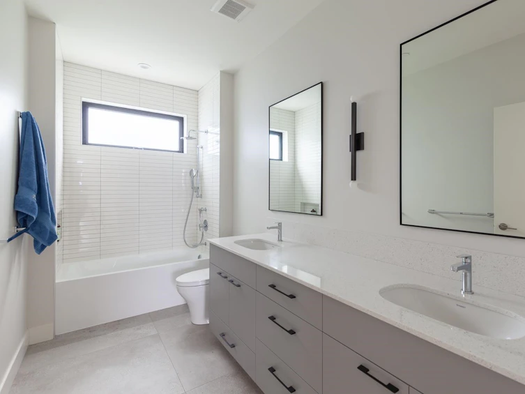 3006 East 3rd Avenue, Vancouver, BC, V5M 1J1 - 24