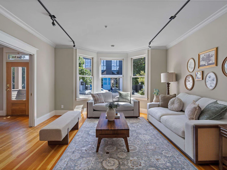 33 E 6th Avenue, Vancouver, BC, V5T 1J3 - 2