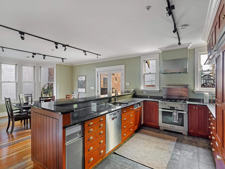 33 E 6th Avenue, Vancouver, BC, V5T 1J3 - 7