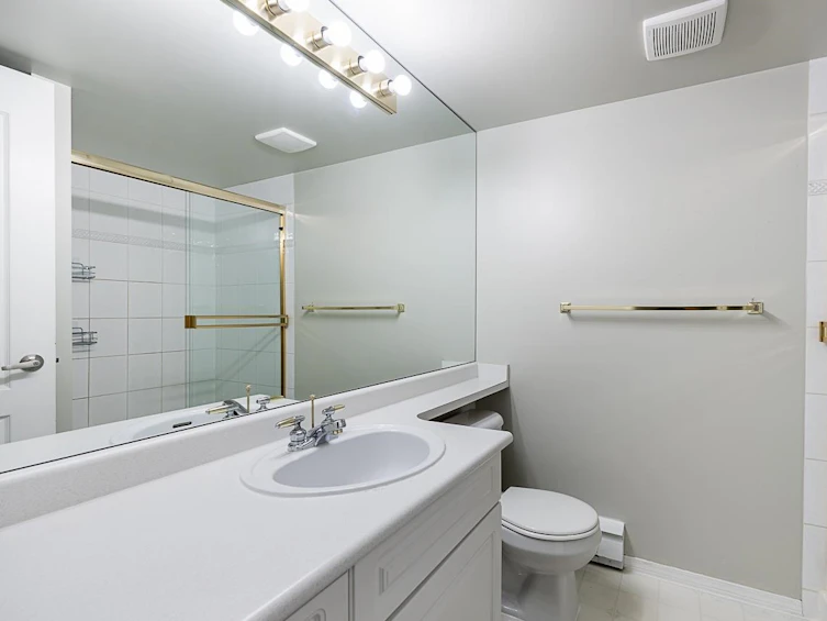 203-15130 108, Surrey, BC, V3R 0T8 - 13