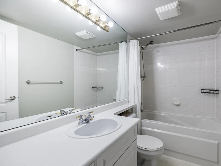 203-15130 108, Surrey, BC, V3R 0T8 - 16