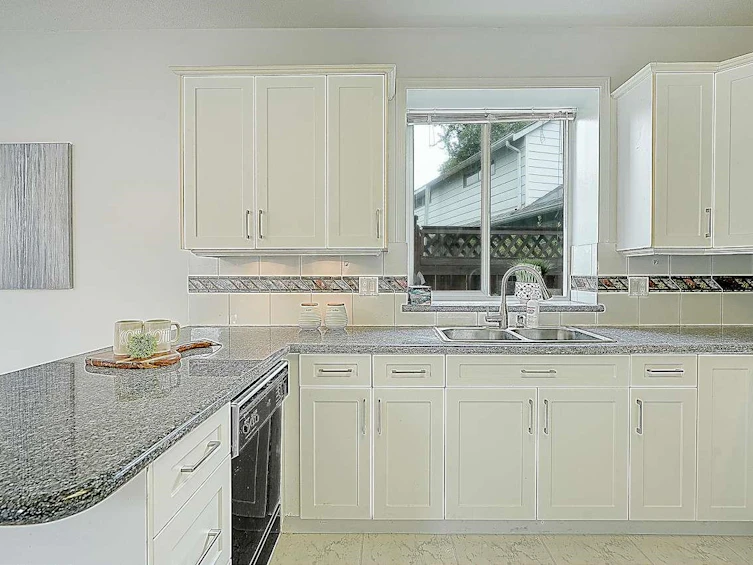 6268 Azure Road, Richmond, BC, V7C 2N9 - 14