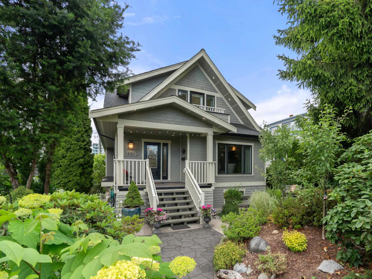 1521 Ridgeway Avenue, North Vancouver, BC, V7L 3S2