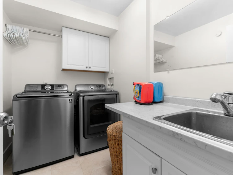 1521 Ridgeway Avenue, North Vancouver, BC, V7L 3S2 - 24