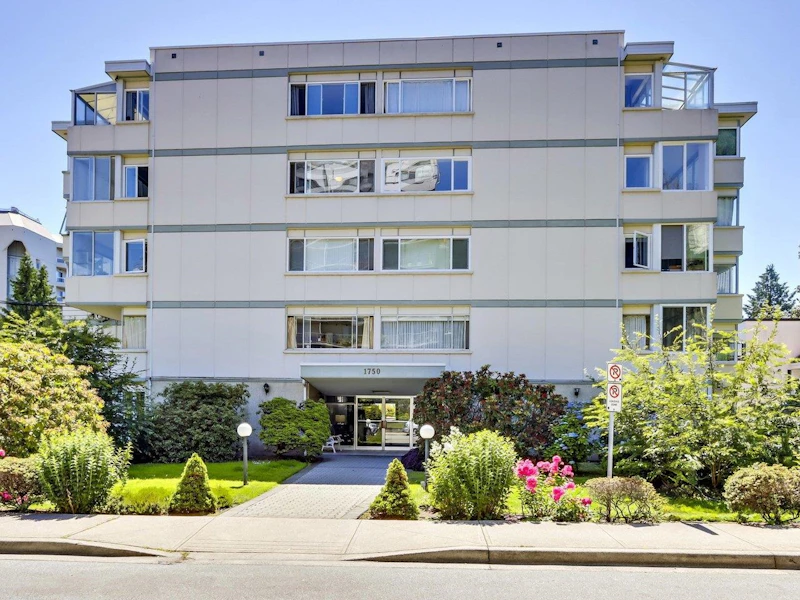 404 - 1750 Esquimalt Avenue, West Vancouver BC V7V 1R8