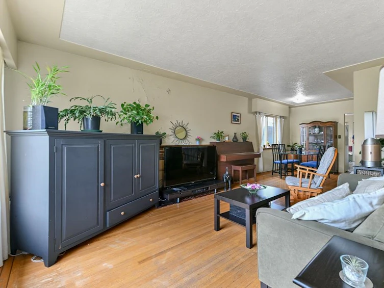 3484 East 25th Avenue, Vancouver, BC, V5R 1K1 - 6
