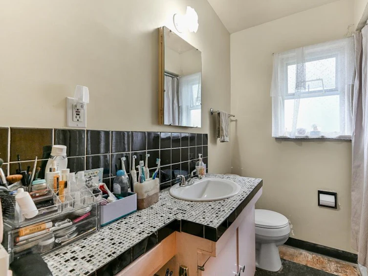 3484 East 25th Avenue, Vancouver, BC, V5R 1K1 - 20