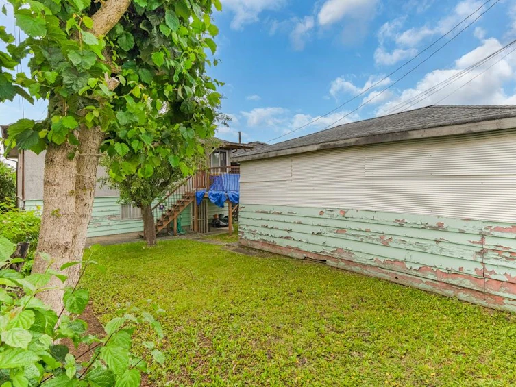 3484 East 25th Avenue, Vancouver, BC, V5R 1K1 - 26