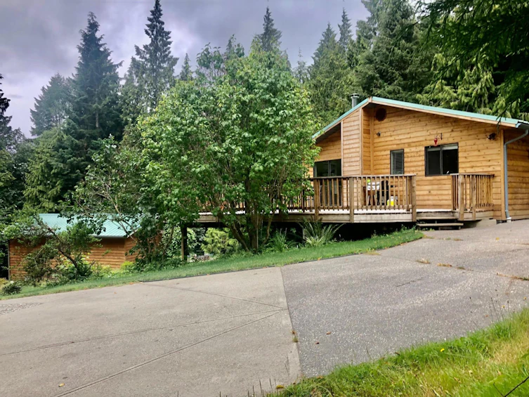 5534 Sans Souci Road, Halfmoon Bay, BC, V7Z 1B6