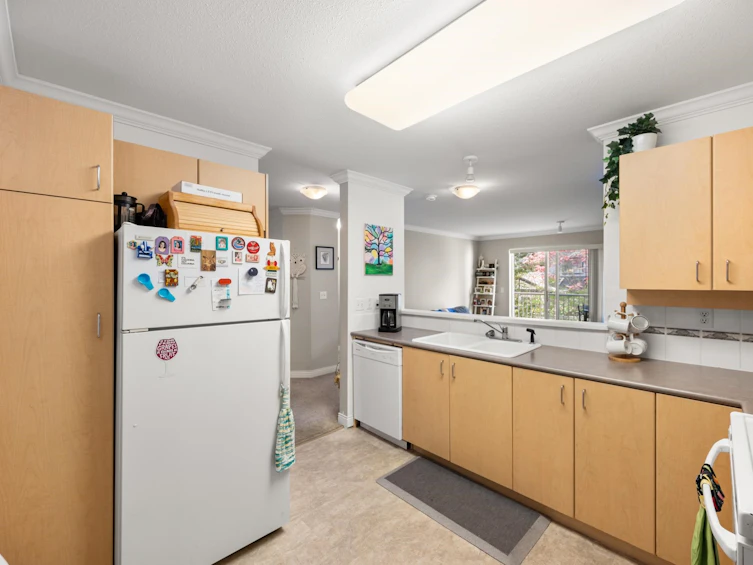 206-15298 20 Avenue, Surrey, BC, V4A 2A3 - 18