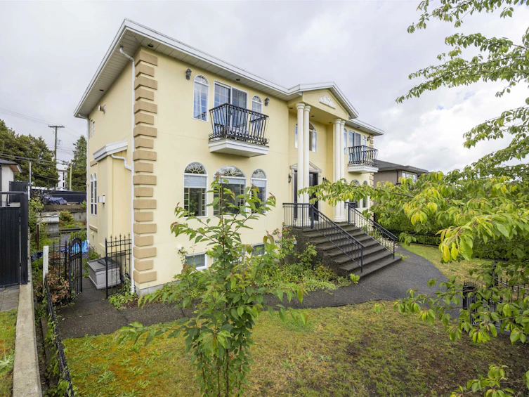 7140 Ridge Drive, Burnaby, BC, V5A 1B2 - 2