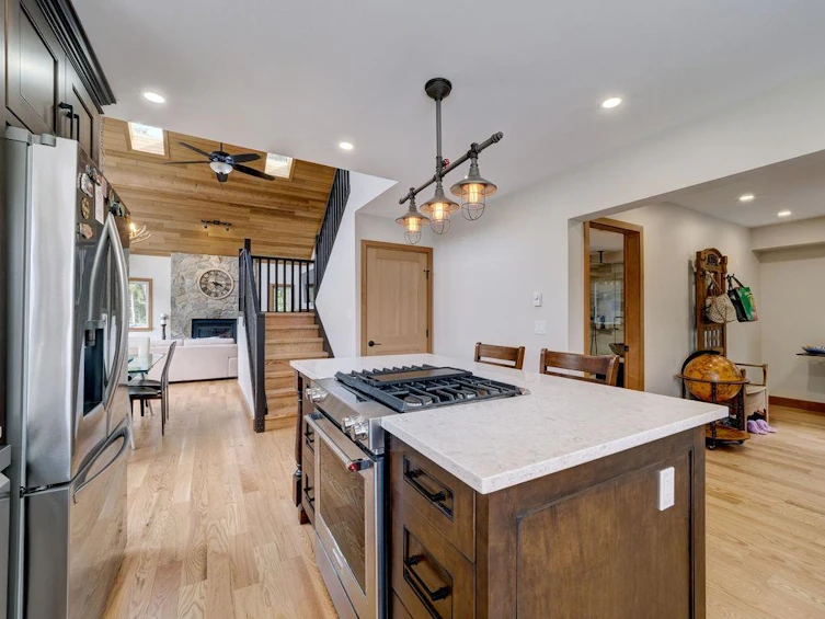10054 Wescan Road, Halfmoon Bay, BC, V7Z 1G4 - 5
