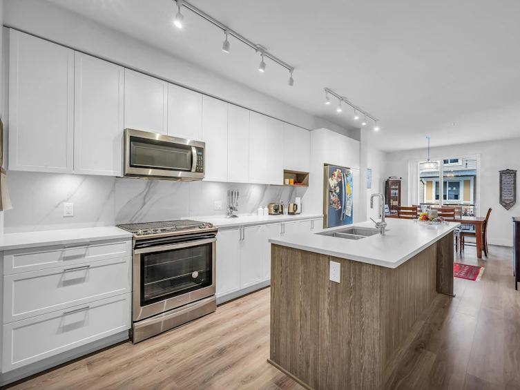 136-9718 161a, Surrey, BC, V4N 6S7 - 7
