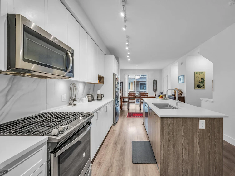 136-9718 161a, Surrey, BC, V4N 6S7 - 8