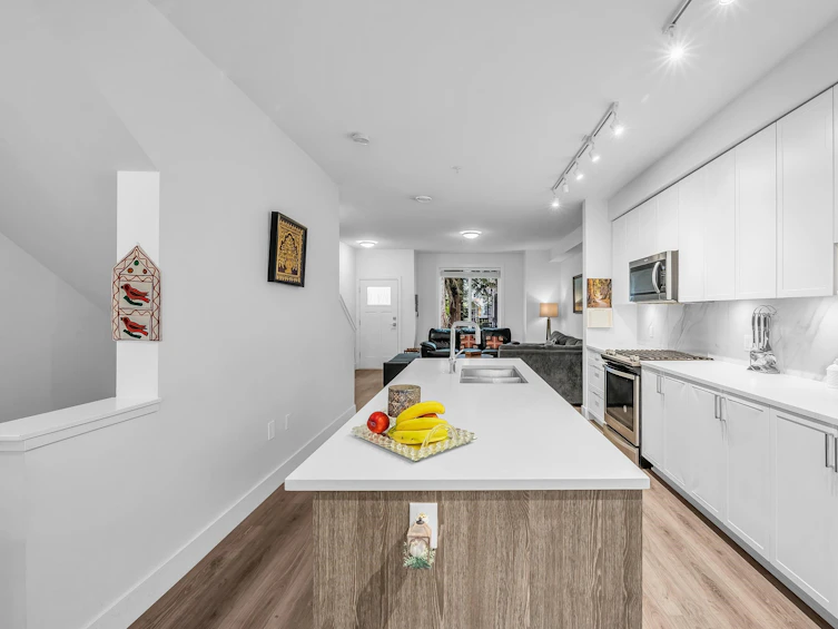 136-9718 161a, Surrey, BC, V4N 6S7 - 10
