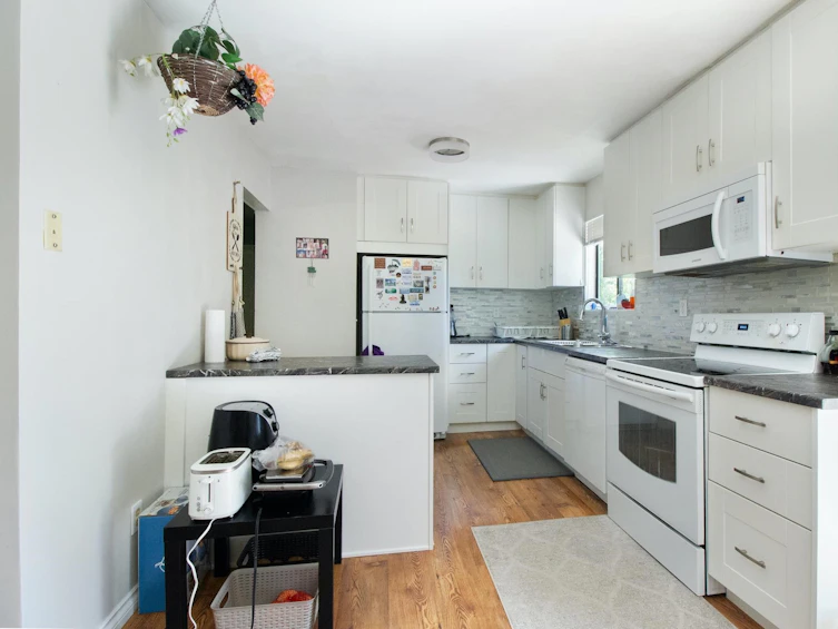 6770 128b Street, Surrey, BC, V3W 7C4 - 5
