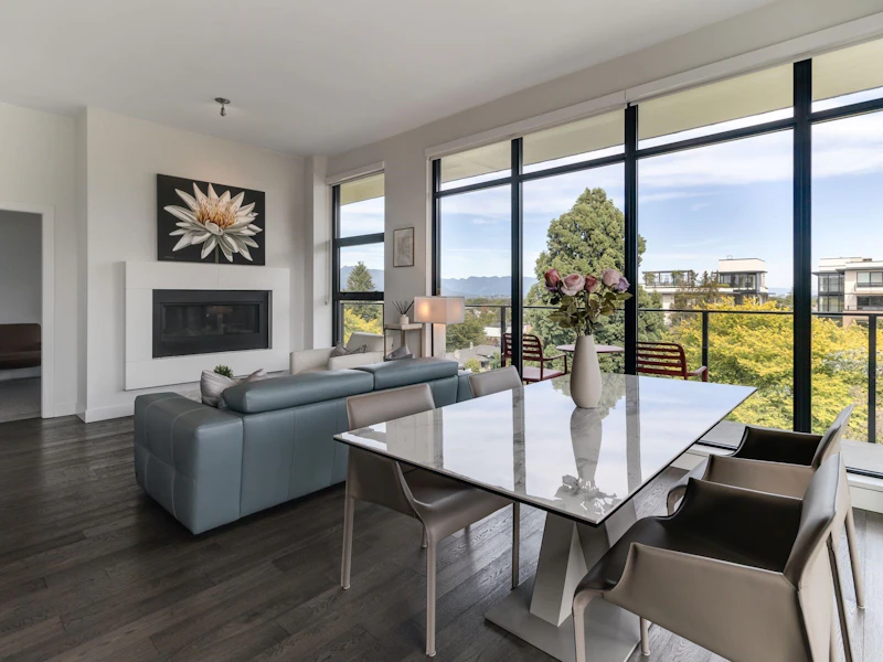 705 - 4427 Cambie Street, Vancouver BC