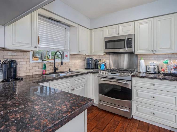 32436 Cordova Avenue, Abbotsford, BC, V2T 3Y7 - 2