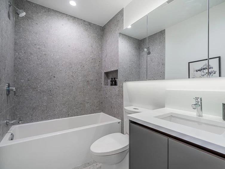 1007-10731 King George, Surrey, BC, V3T 2X6 - 8