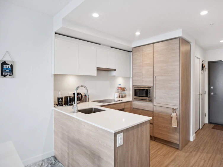 2711-13615 Fraser, Surrey, BC, V3T 0P7 - 4