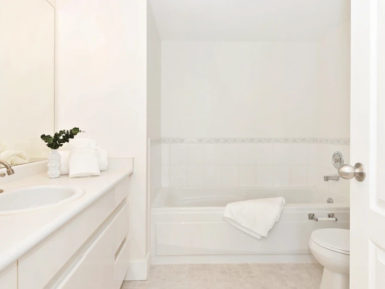309-9650 148, Surrey, BC, V3R 0W2 - 12