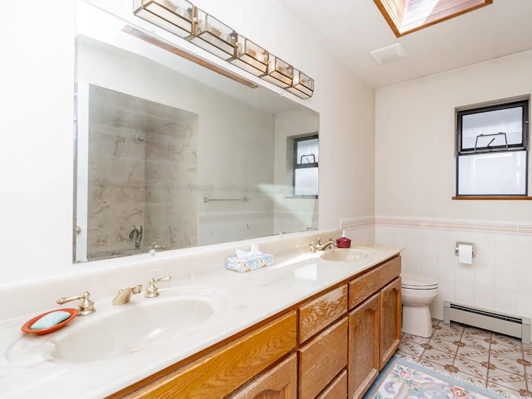 131 East 56th Avenue, Vancouver, BC, V5X 1P9 - 25