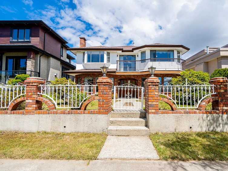 131 East 56th Avenue, Vancouver, BC, V5X 1P9 - 3
