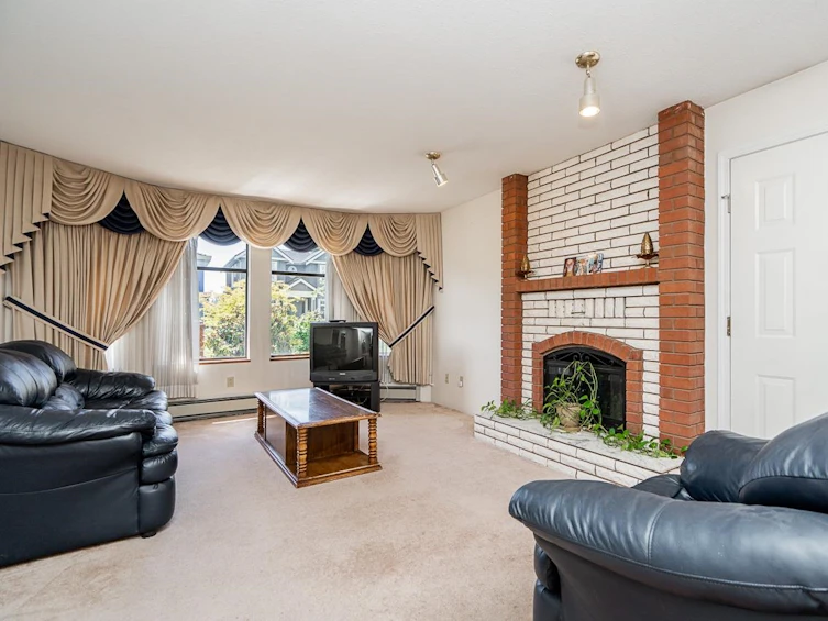 131 East 56th Avenue, Vancouver, BC, V5X 1P9 - 31